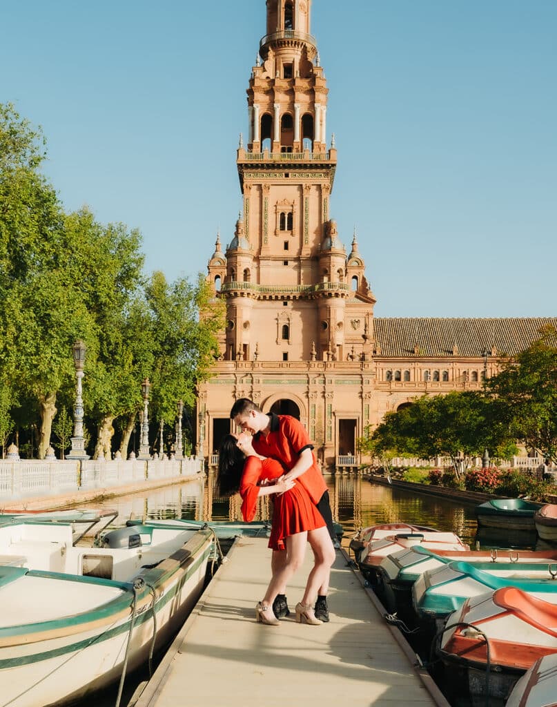 Kissing in front of Plaza de Espana